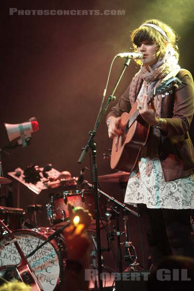 SOKO - 2008-11-15 - PARIS - La Cigale - 